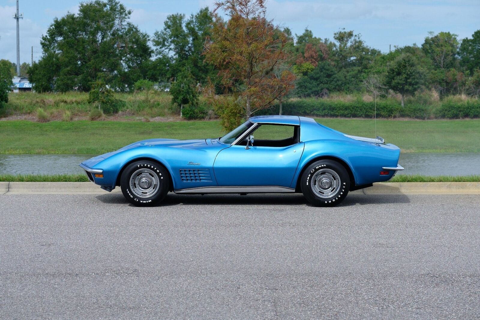 Chevrolet-Corvette-1971-2-Door-20