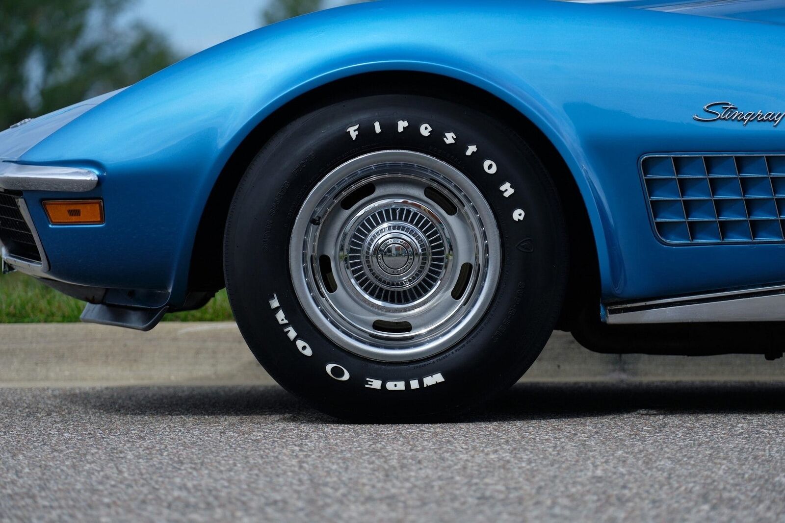 Chevrolet-Corvette-1971-2-Door-36