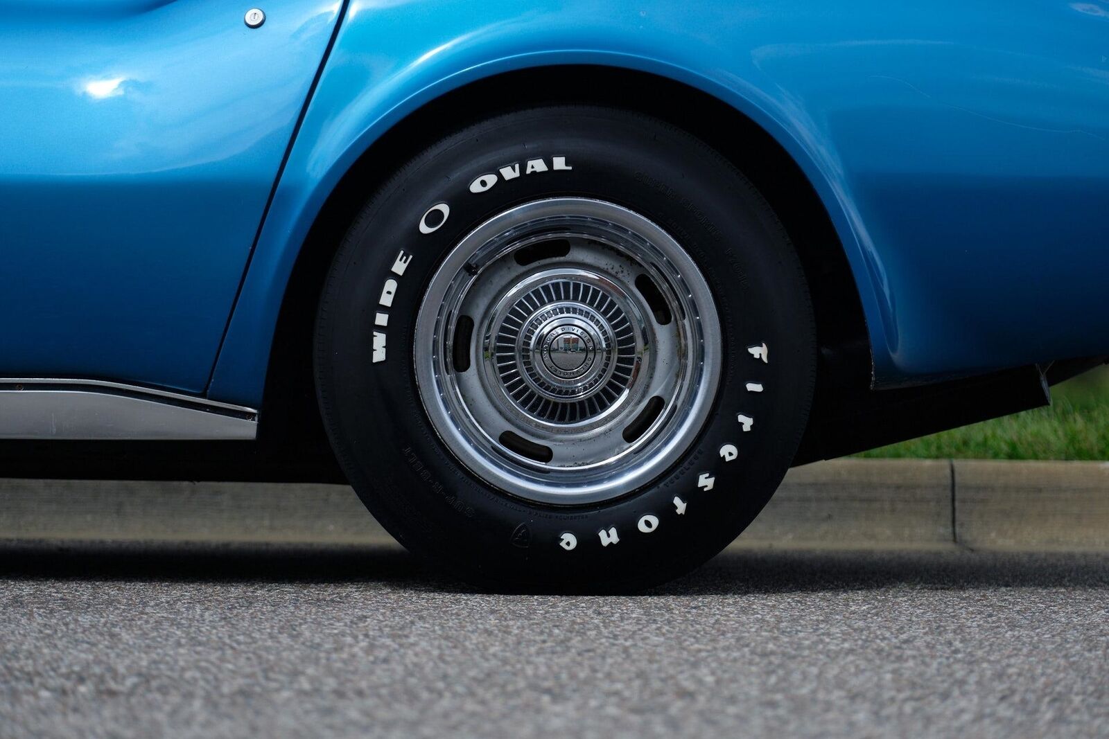 Chevrolet-Corvette-1971-2-Door-38