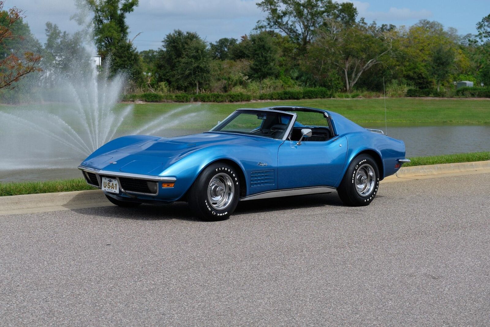 Chevrolet-Corvette-1971-2-Door-9