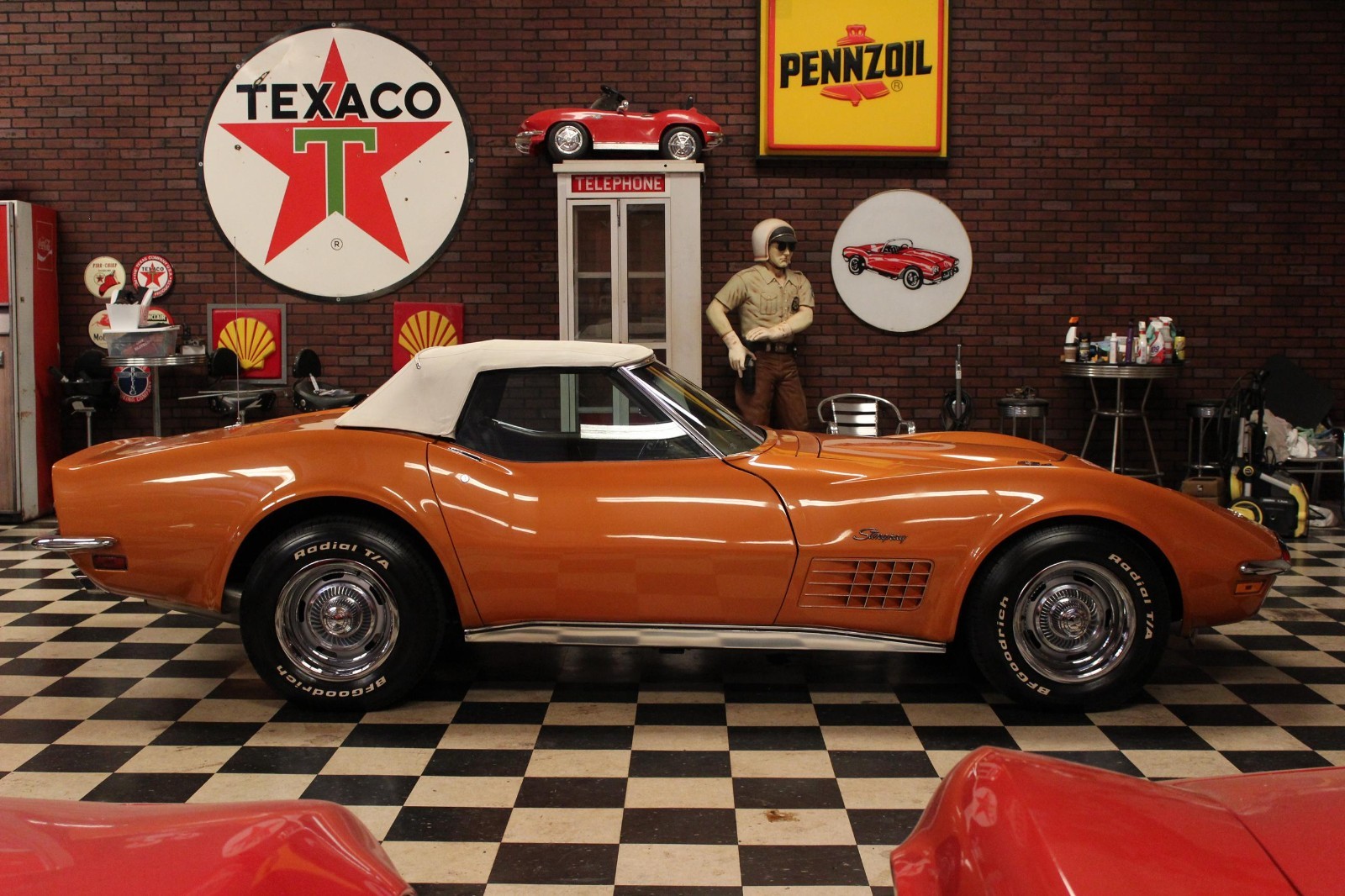 Chevrolet-Corvette-1972-Convertible-12