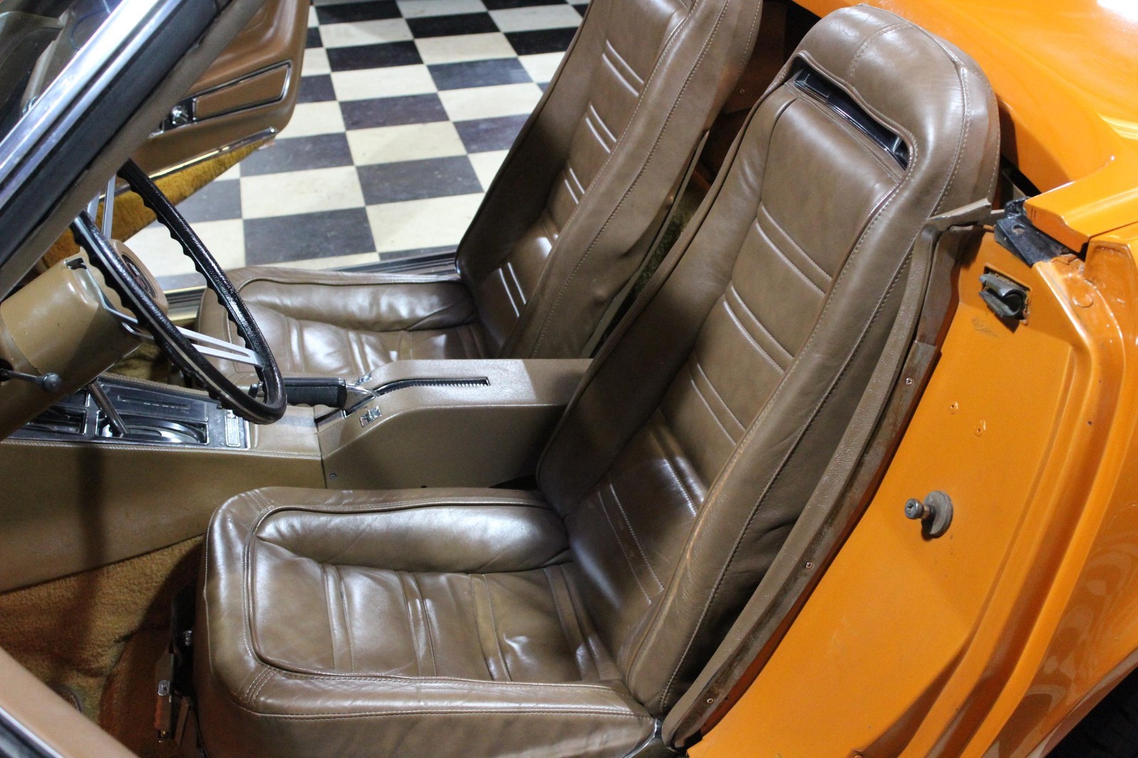 Chevrolet-Corvette-1972-Convertible-17