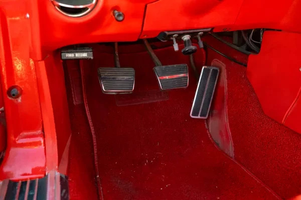 Chevrolet-Corvette-1972-Coupe-16