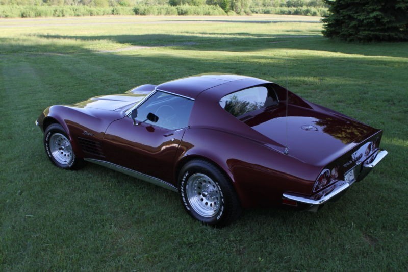 Chevrolet-Corvette-1972-Coupe-2