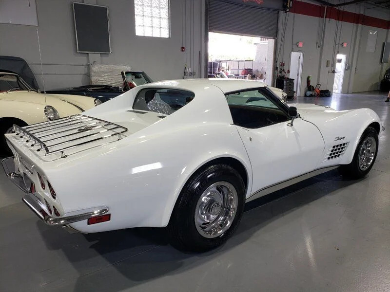Chevrolet-Corvette-1972-Coupe-3