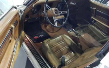 Chevrolet-Corvette-1972-Coupe-7