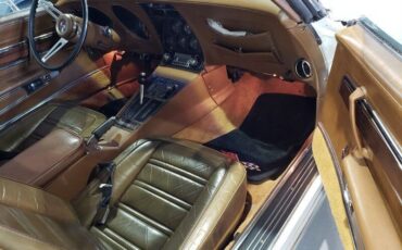 Chevrolet-Corvette-1972-Coupe-9
