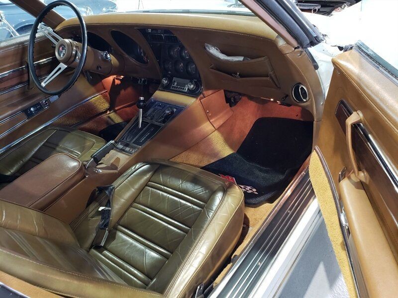 Chevrolet-Corvette-1972-Coupe-9