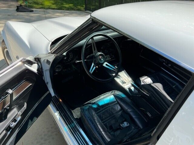 Chevrolet-Corvette-1973-Coupe-10