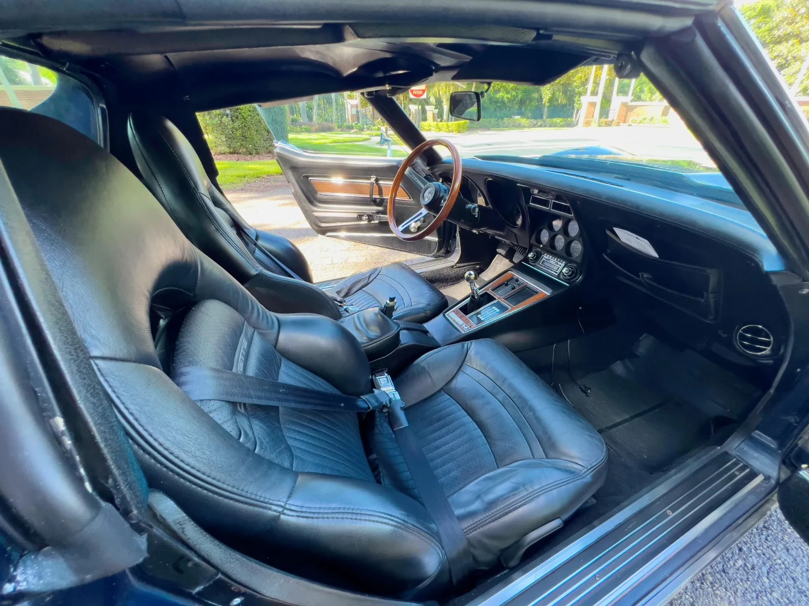 Chevrolet-Corvette-1973-Coupe-19