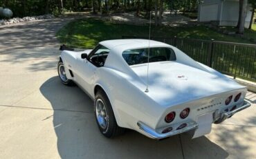 Chevrolet-Corvette-1973-Coupe-3
