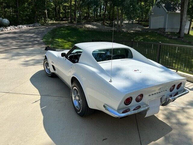 Chevrolet-Corvette-1973-Coupe-3