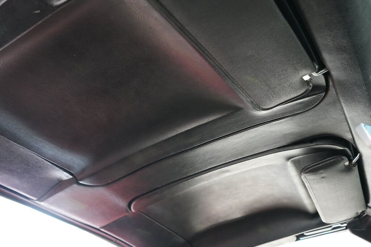 Chevrolet-Corvette-1973-Coupe-34
