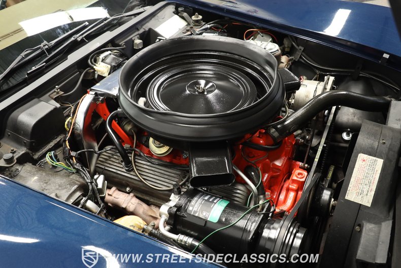 Chevrolet-Corvette-1973-Dark-Blue-Metallic-Saddle-Leather-32