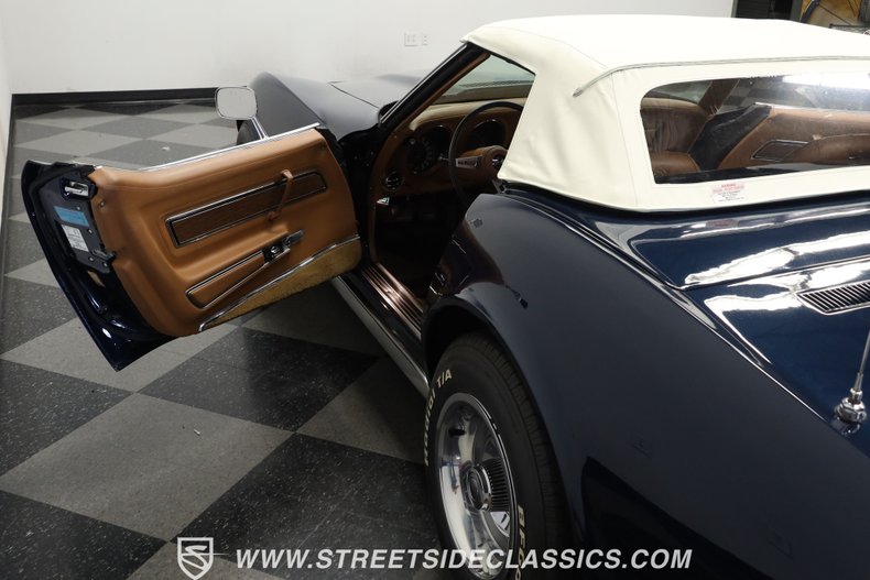 Chevrolet-Corvette-1973-Dark-Blue-Metallic-Saddle-Leather-33