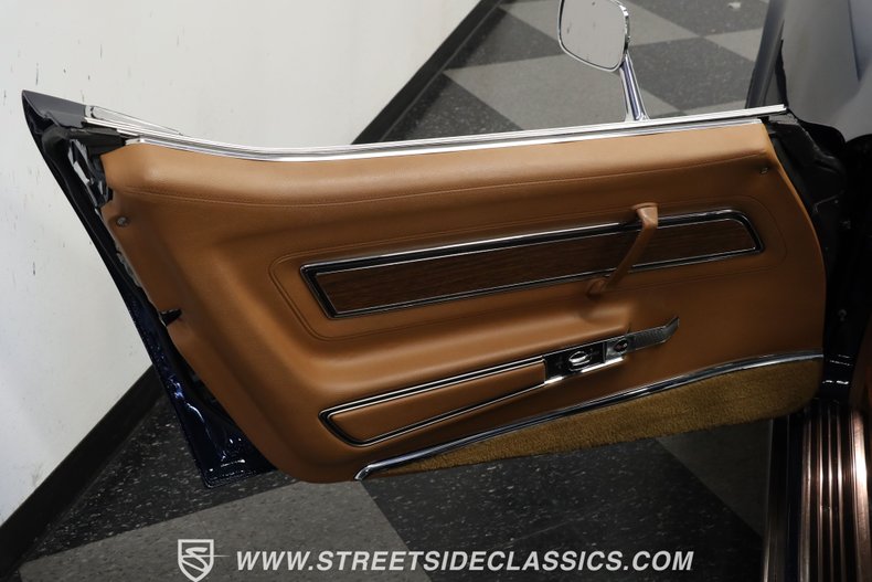 Chevrolet-Corvette-1973-Dark-Blue-Metallic-Saddle-Leather-34