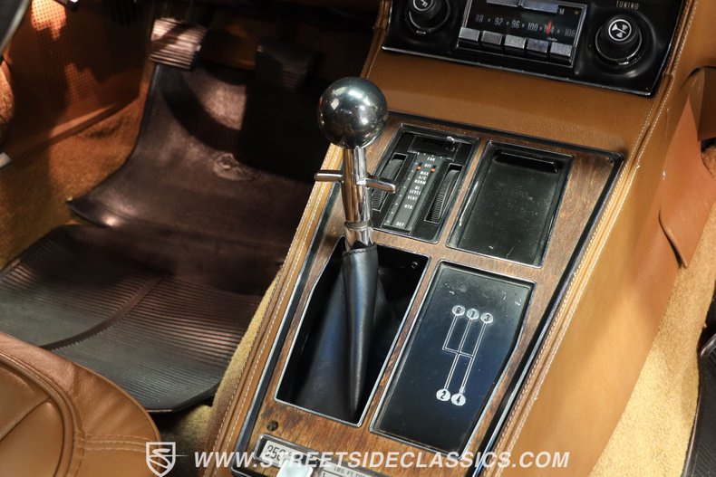 Chevrolet-Corvette-1973-Dark-Blue-Metallic-Saddle-Leather-40