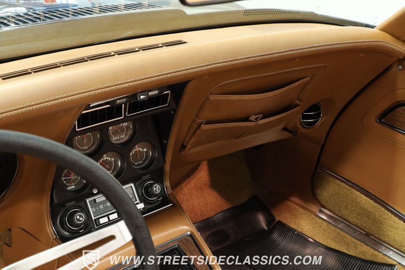 Chevrolet-Corvette-1973-Dark-Blue-Metallic-Saddle-Leather-41