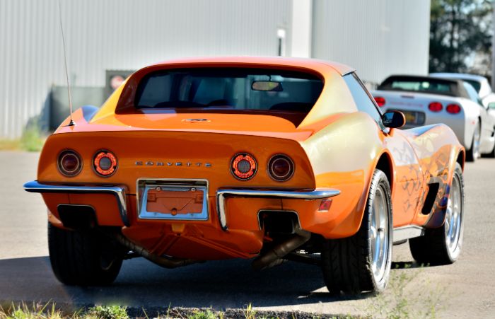 Chevrolet-Corvette-1973-Orange-Flame-2