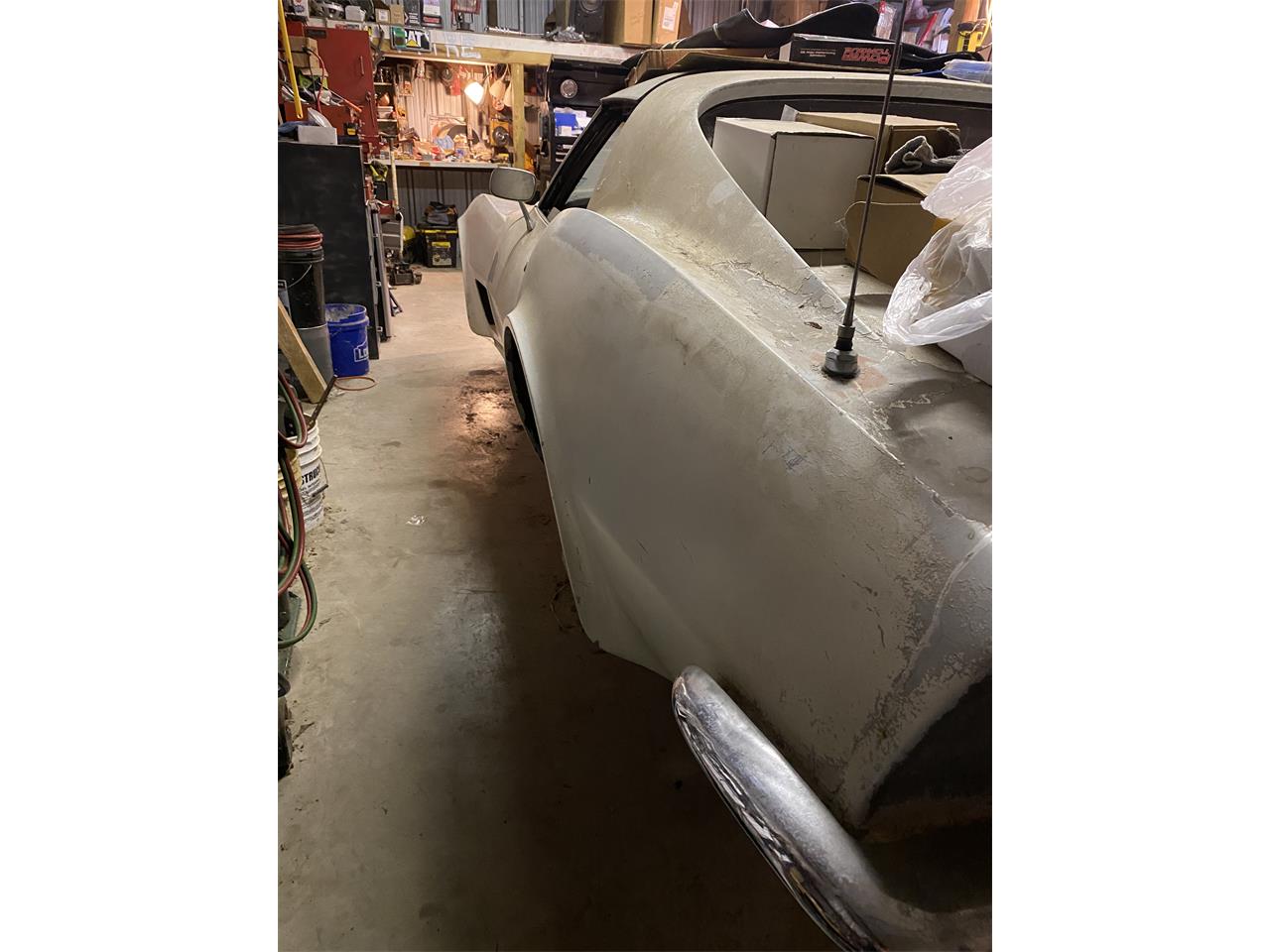 Chevrolet-Corvette-1973-White-Red-3