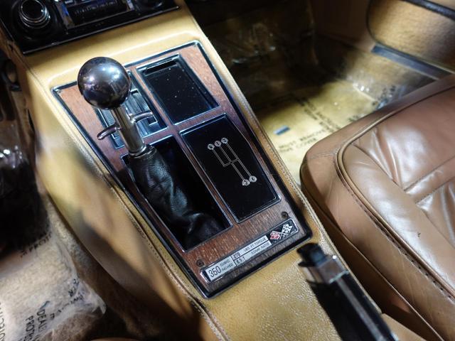 Chevrolet-Corvette-1974-13