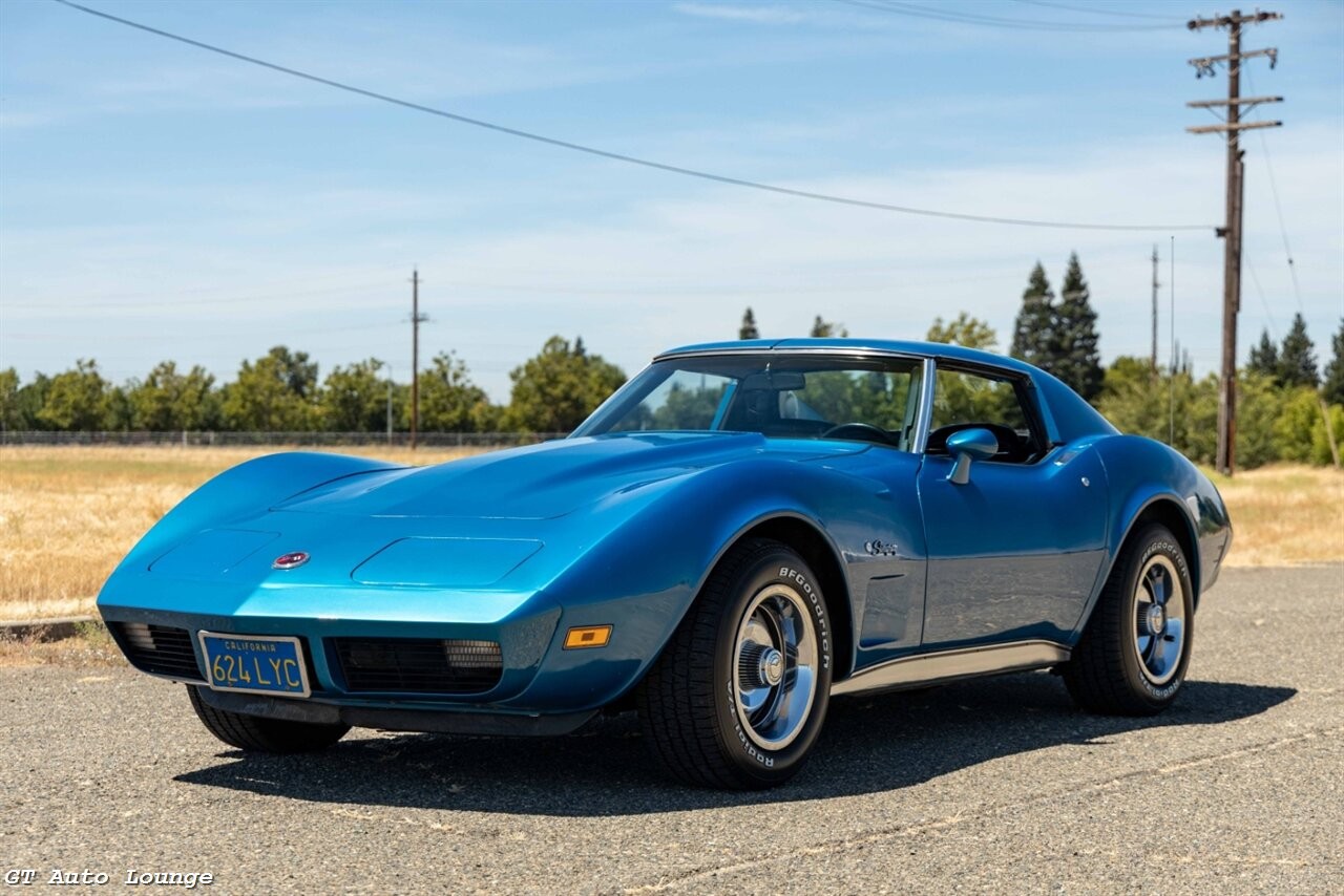 Chevrolet-Corvette-1974-Coupe-1