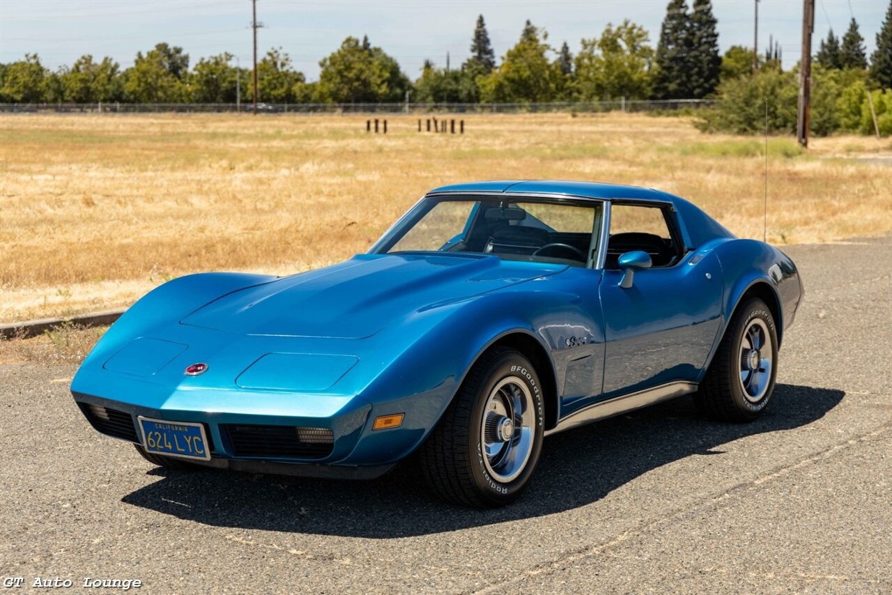 Chevrolet-Corvette-1974-Coupe