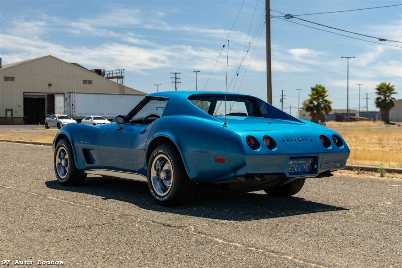 Chevrolet-Corvette-1974-Coupe-3