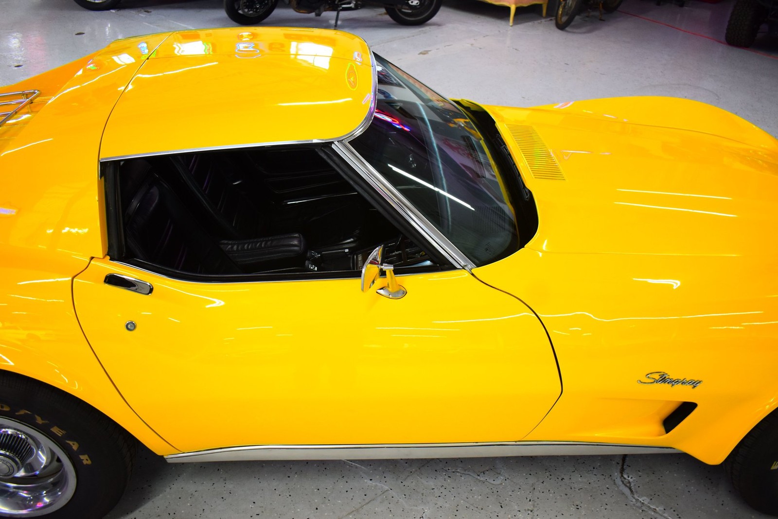 Chevrolet-Corvette-1974-Coupe-5