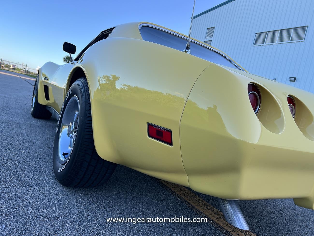 Chevrolet-Corvette-1974-convertible-27