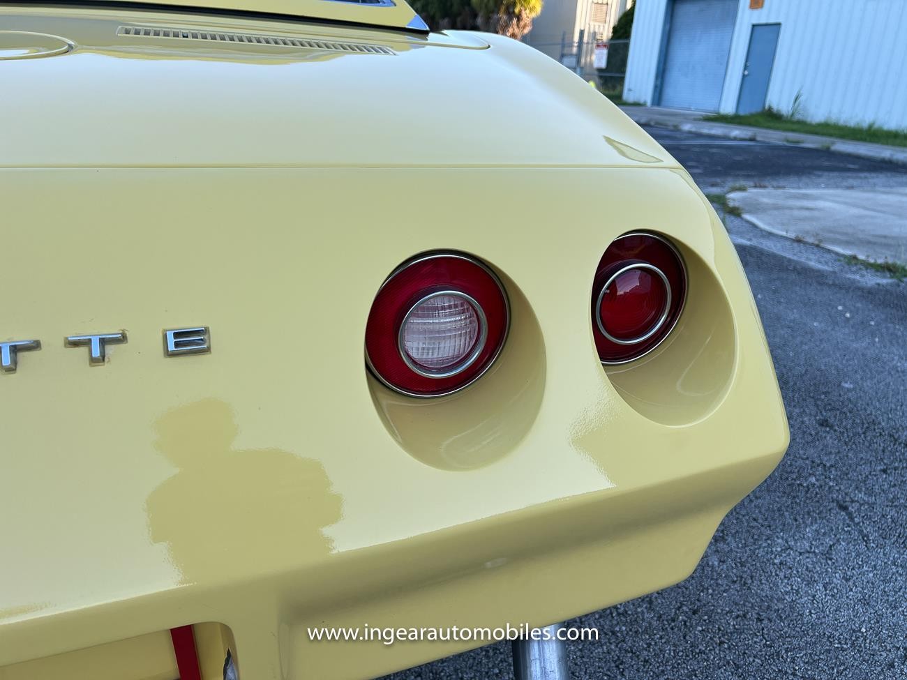 Chevrolet-Corvette-1974-convertible-29