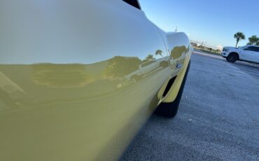 Chevrolet-Corvette-1974-convertible-33