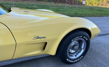 Chevrolet-Corvette-1974-convertible-37