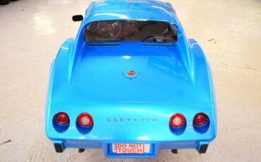 Chevrolet-Corvette-1975-14