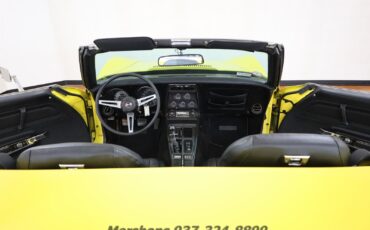 Chevrolet-Corvette-1975-Convertible-1