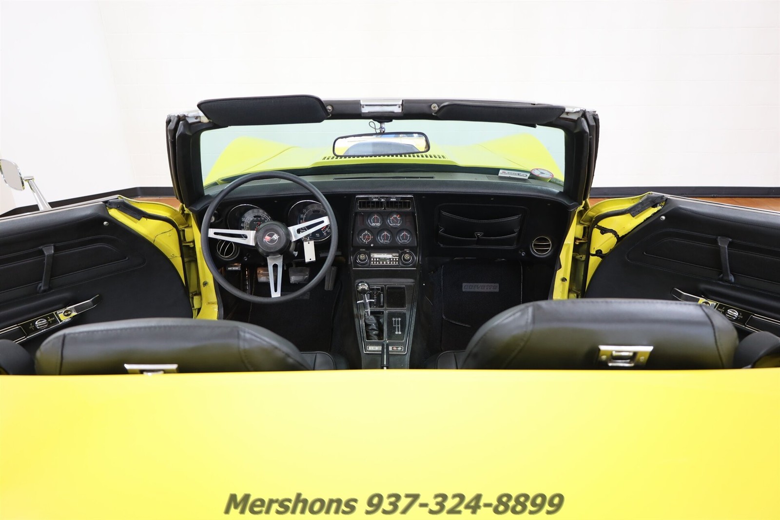 Chevrolet-Corvette-1975-Convertible-1