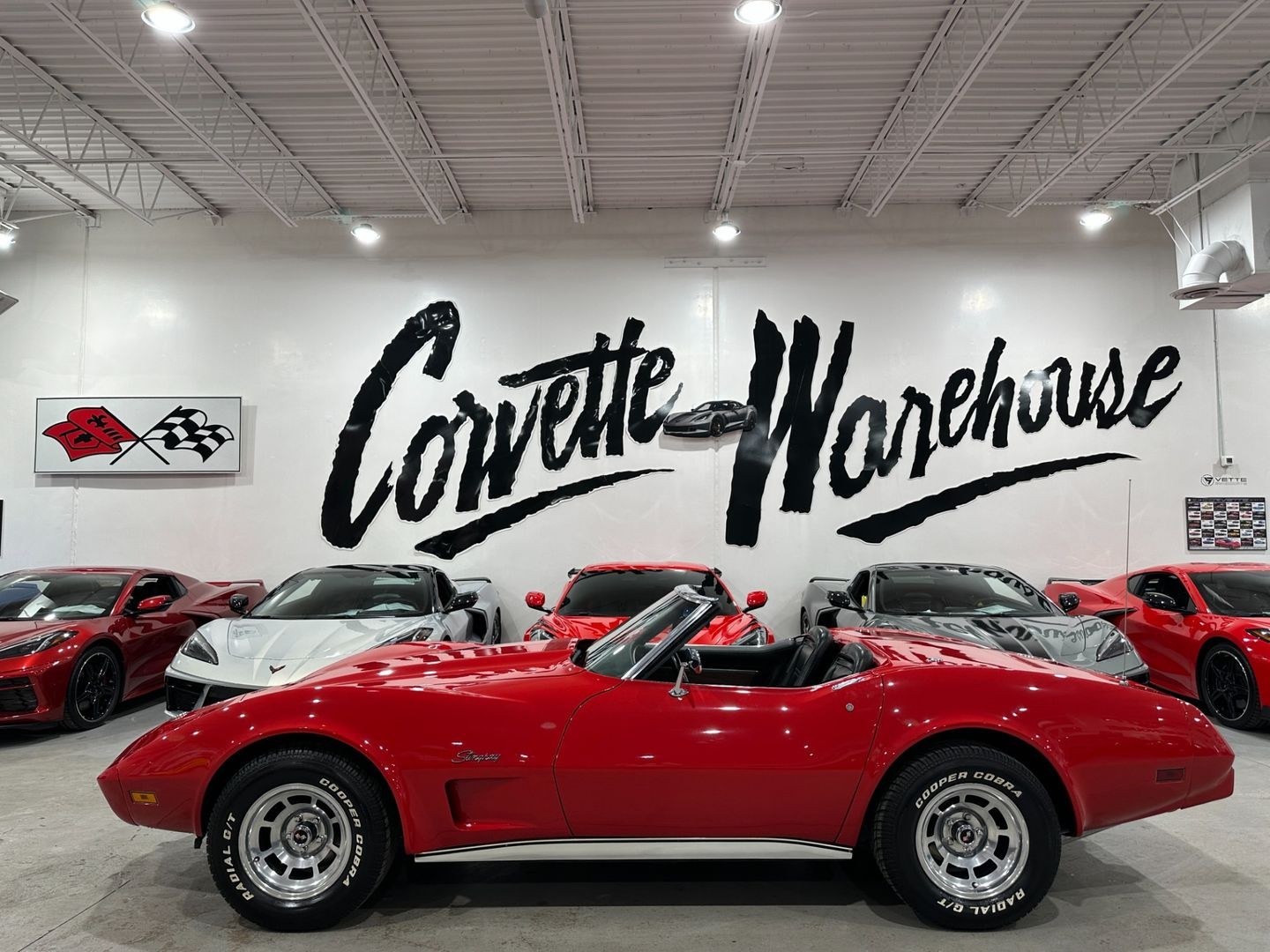 Chevrolet-Corvette-1975-Convertible-1
