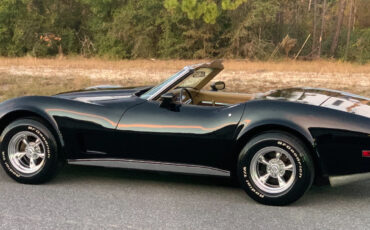 Chevrolet-Corvette-1975-Convertible-1