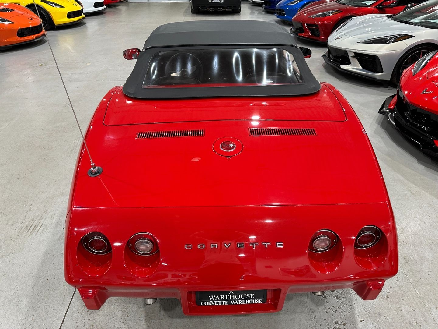 Chevrolet-Corvette-1975-Convertible-10