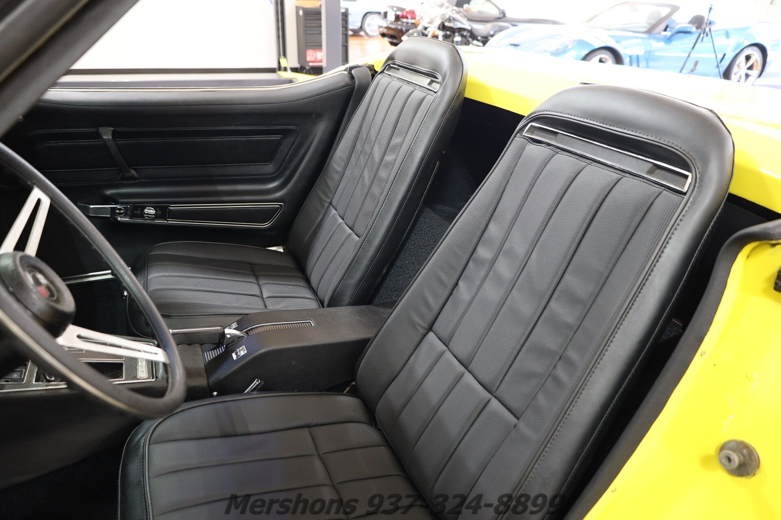 Chevrolet-Corvette-1975-Convertible-14