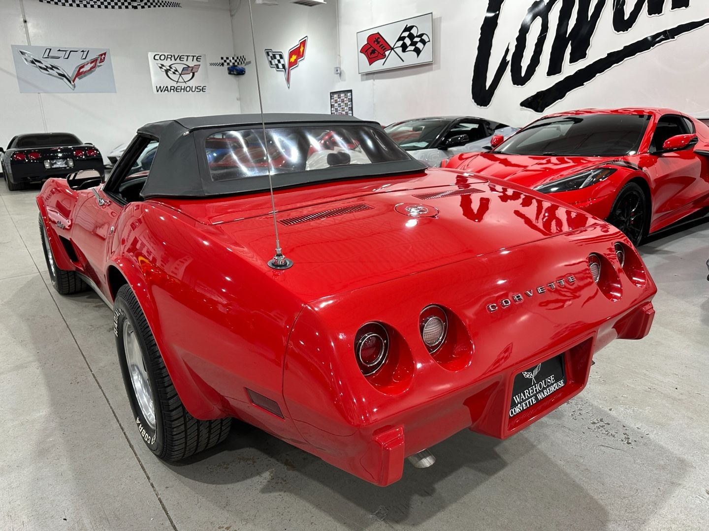Chevrolet-Corvette-1975-Convertible-14