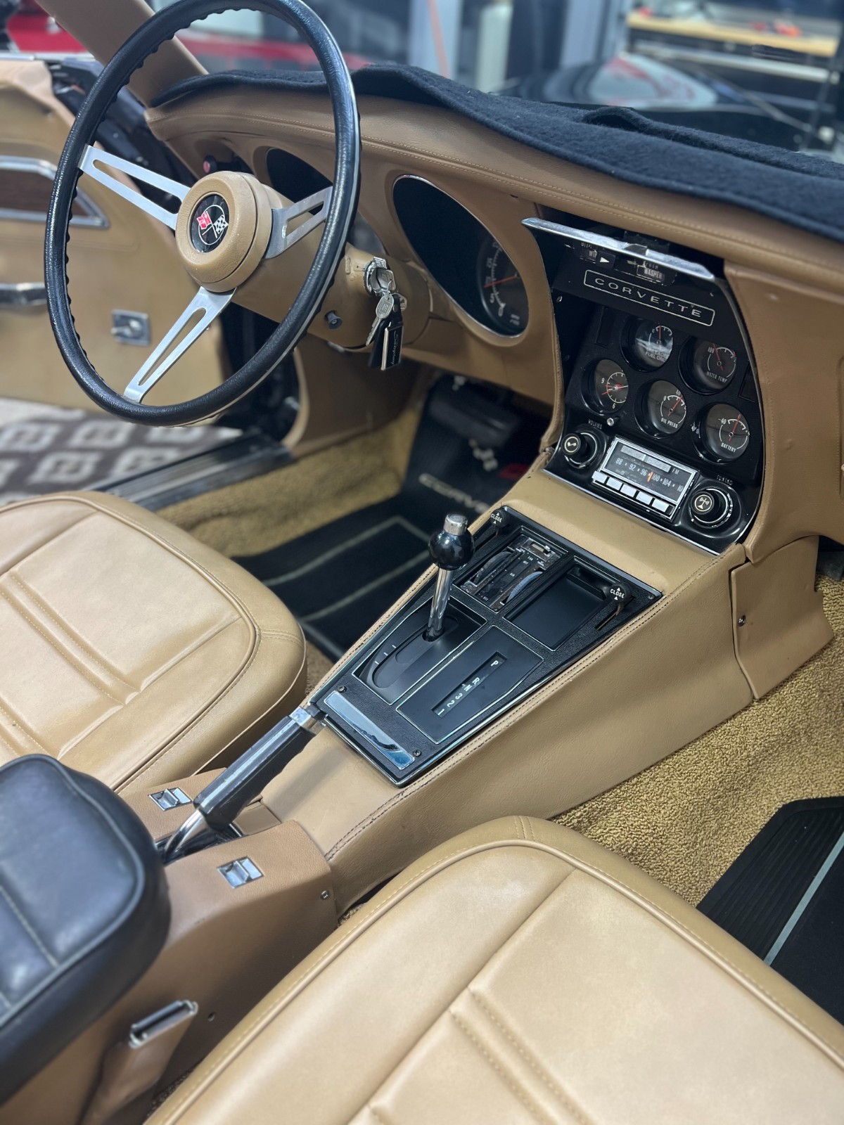 Chevrolet-Corvette-1975-Convertible-14