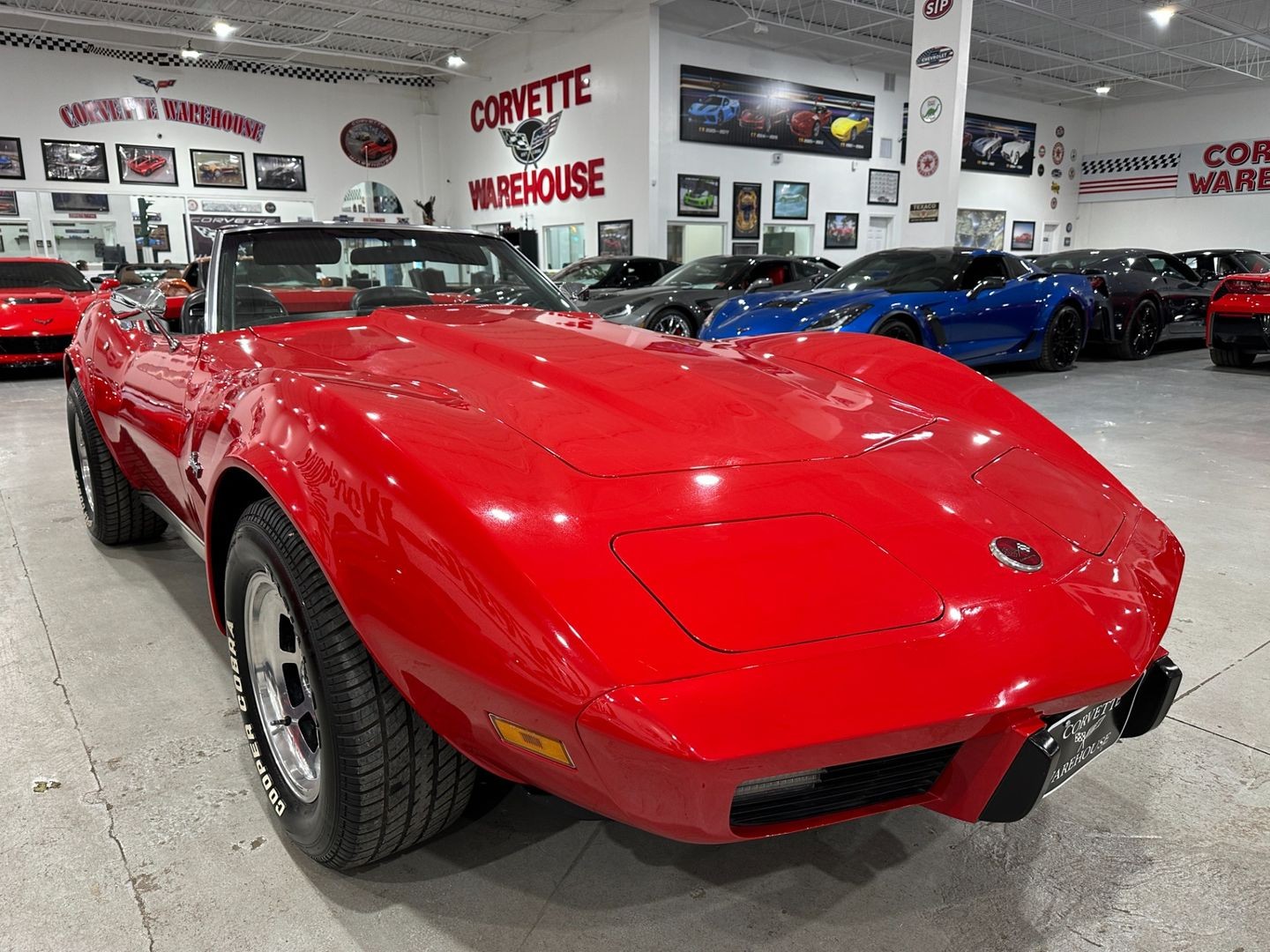 Chevrolet-Corvette-1975-Convertible-3