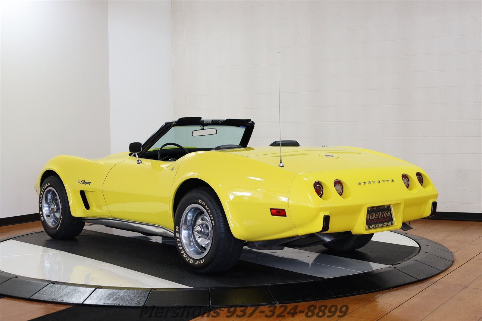 Chevrolet-Corvette-1975-Convertible-4