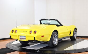 Chevrolet-Corvette-1975-Convertible-8