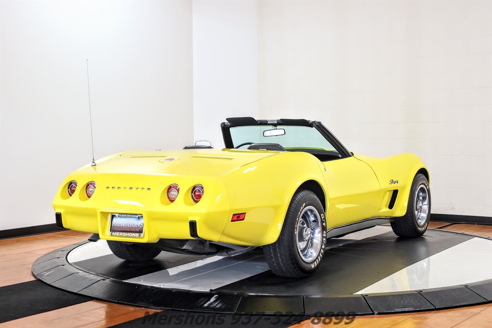 Chevrolet-Corvette-1975-Convertible-8