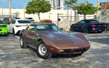 Chevrolet-Corvette-1975-Coupe-1