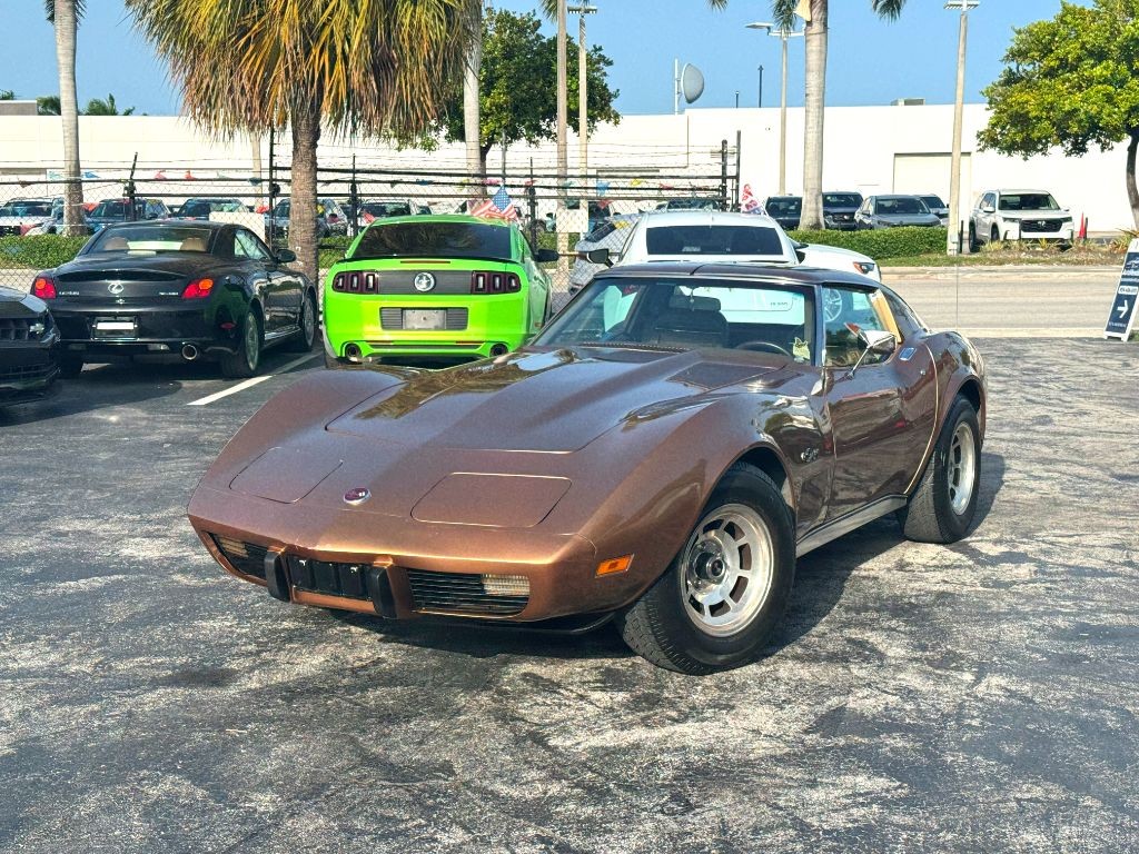 Chevrolet-Corvette-1975-Coupe-11