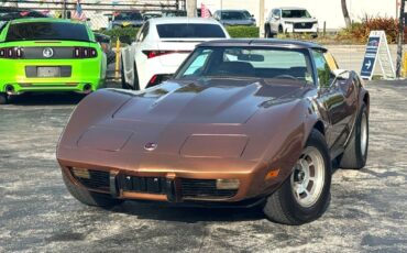 Chevrolet-Corvette-1975-Coupe-12
