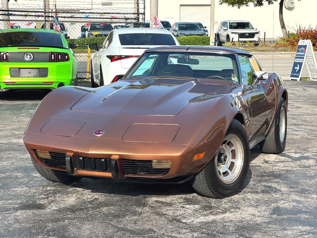 Chevrolet-Corvette-1975-Coupe-15